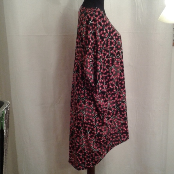 Lularoe XL Irma hi-low top red flowers NEW! - Picture 6 of 7